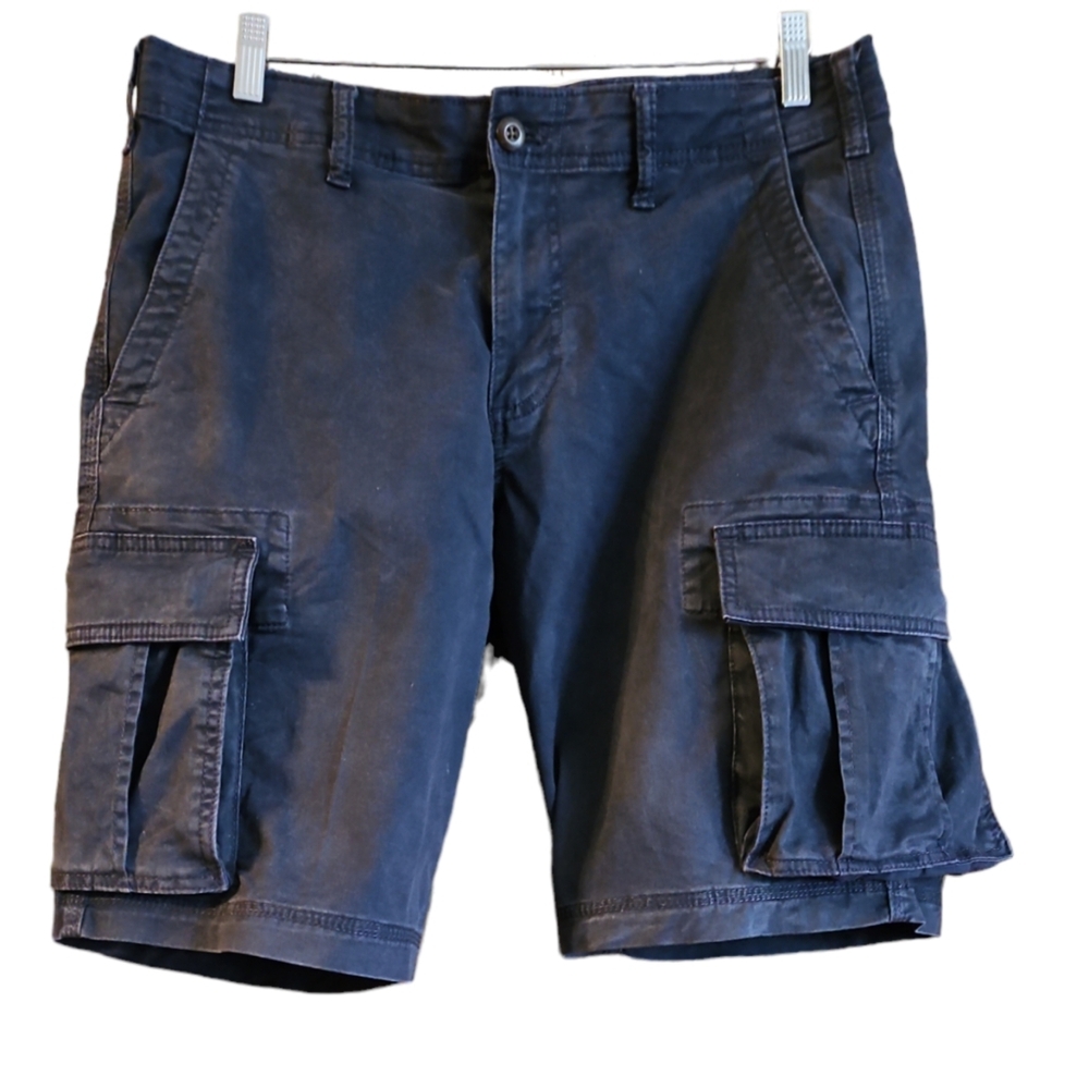 GAP cargo shorts men size 32